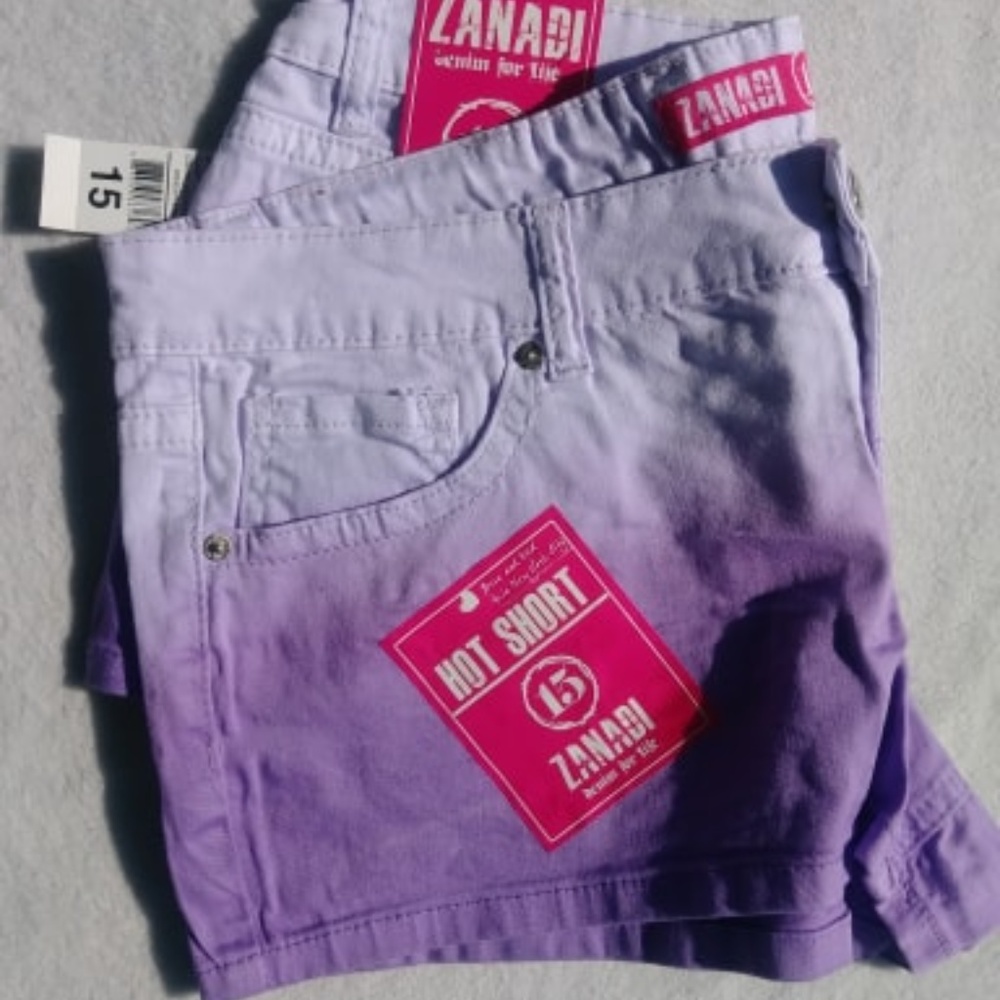 Zana Di Hot short
